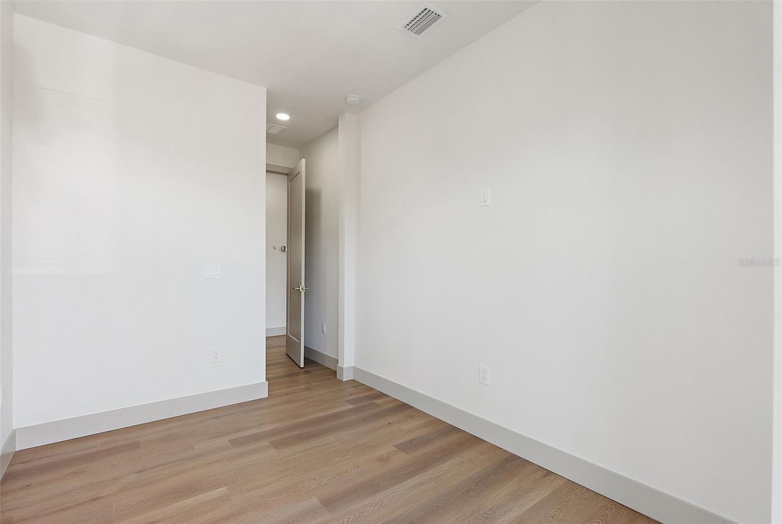 MIDWAY - Residential