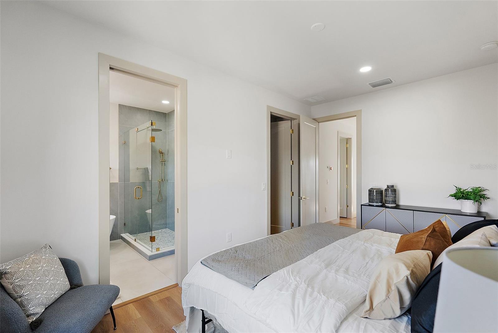 MIDWAY - Residential