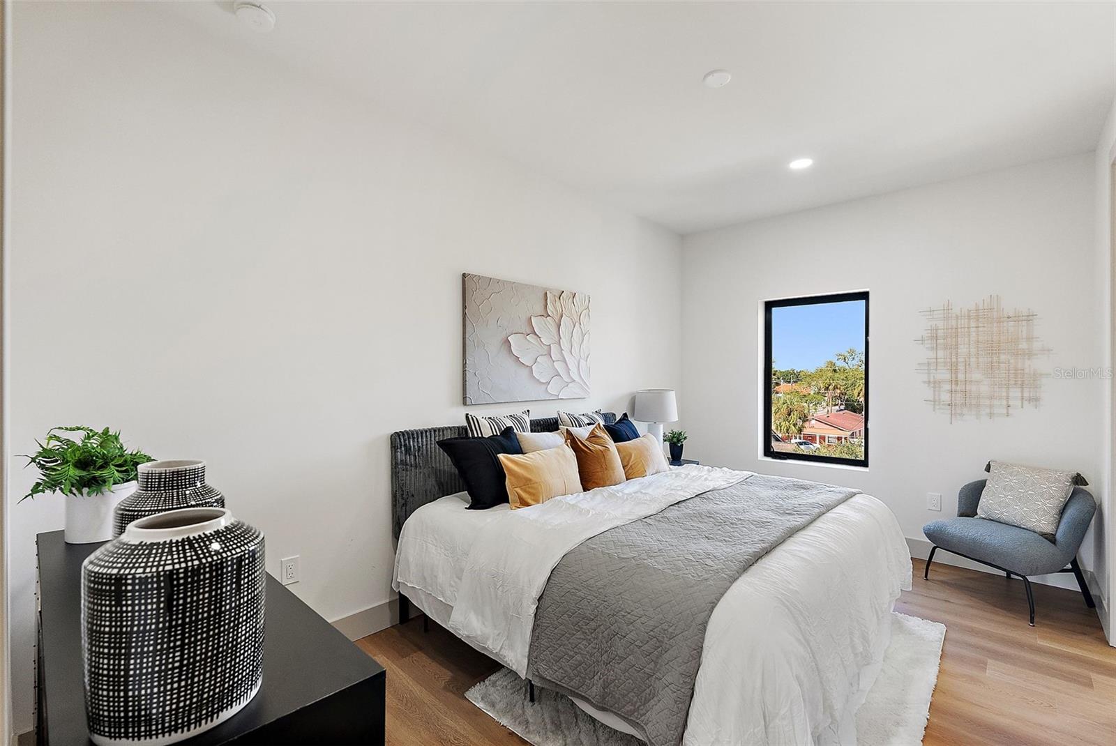 MIDWAY - Residential