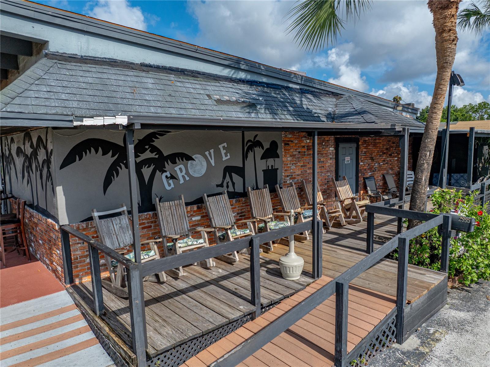ELOISE WOODS WEST LAKE FLORENCE UNIT - Commercial Sale