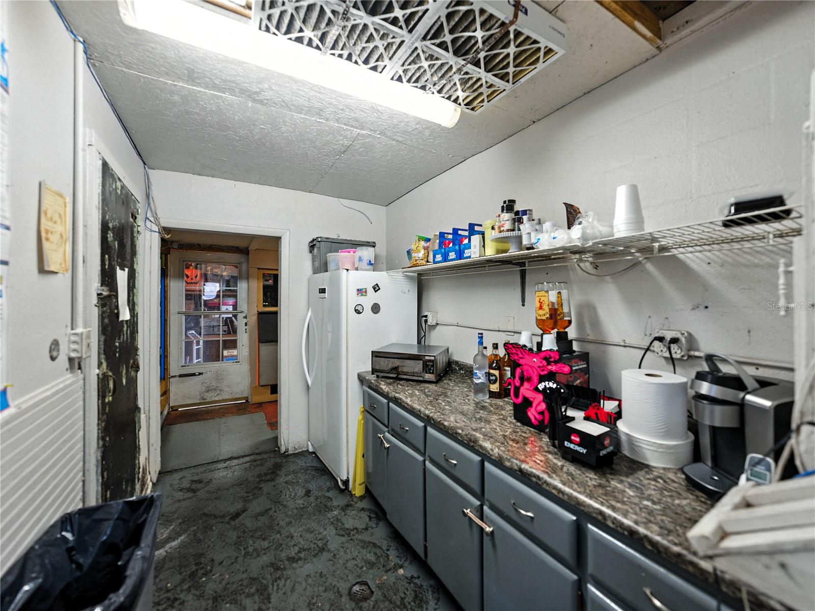 ELOISE WOODS WEST LAKE FLORENCE UNIT - Commercial Sale