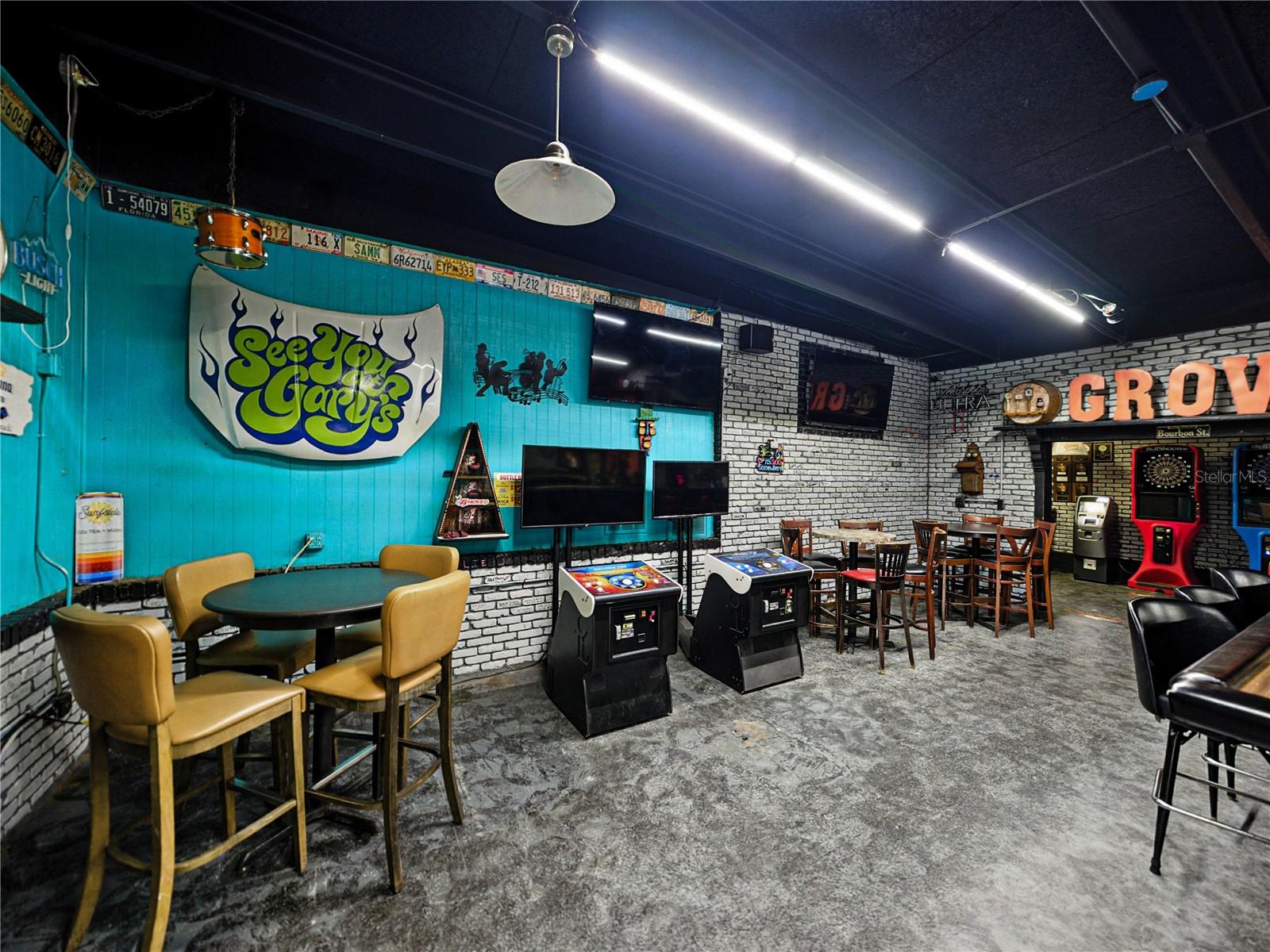 ELOISE WOODS WEST LAKE FLORENCE UNIT - Commercial Sale