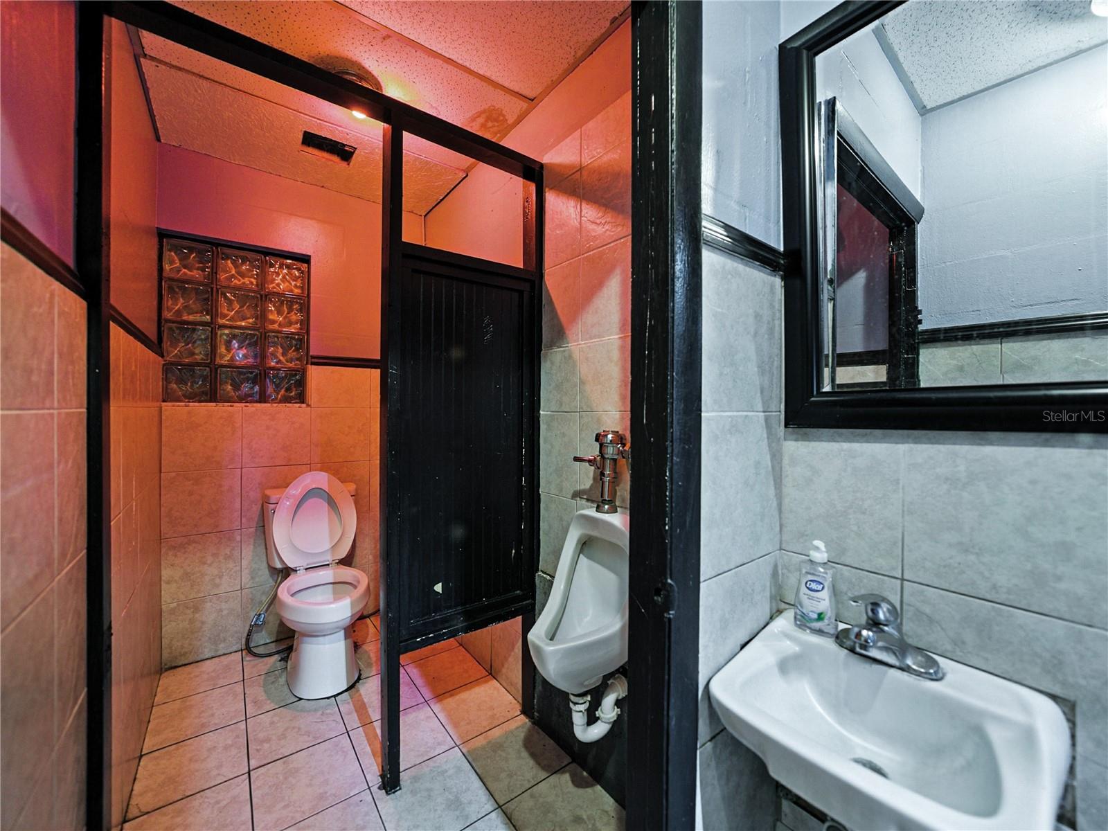 ELOISE WOODS WEST LAKE FLORENCE UNIT - Commercial Sale