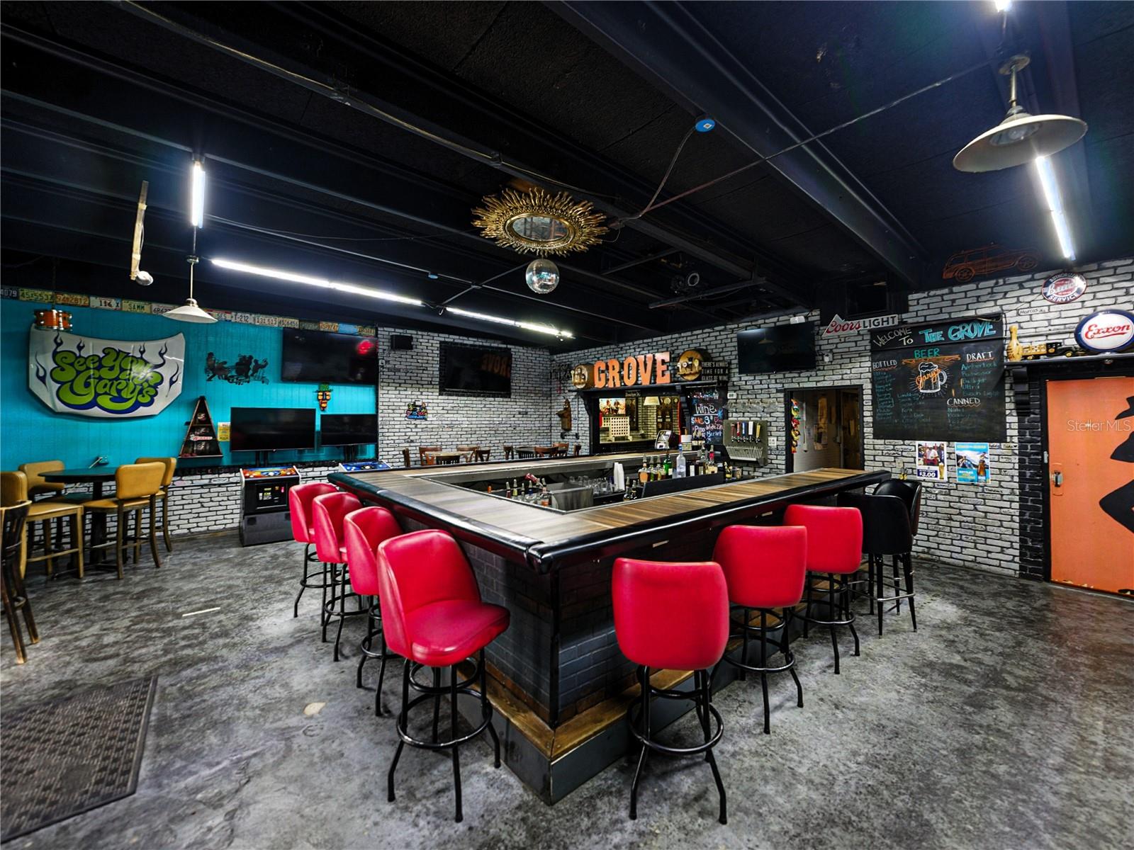 ELOISE WOODS WEST LAKE FLORENCE UNIT - Commercial Sale