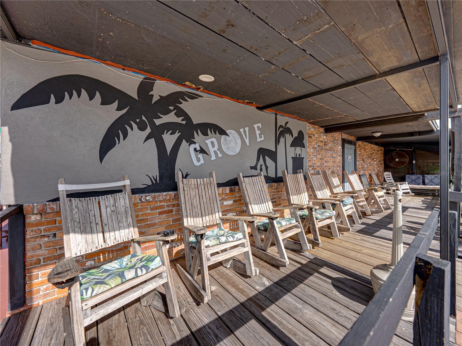 ELOISE WOODS WEST LAKE FLORENCE UNIT - Commercial Sale
