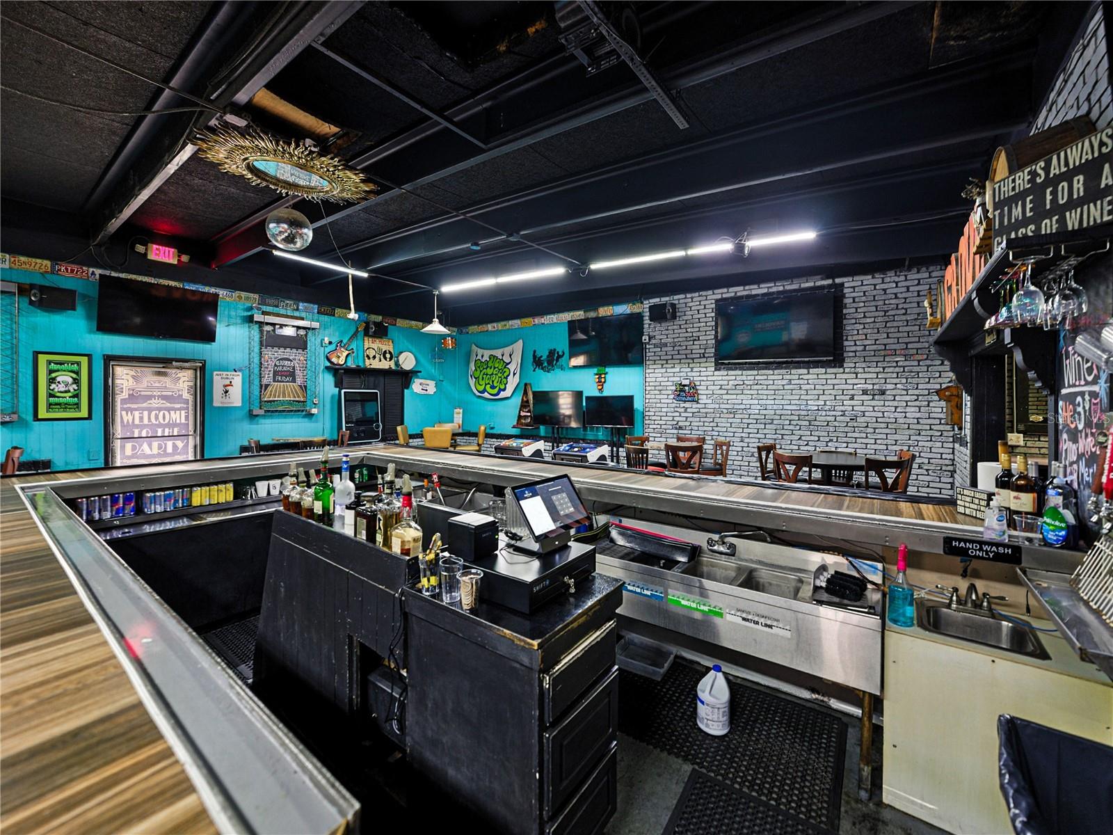 ELOISE WOODS WEST LAKE FLORENCE UNIT - Commercial Sale