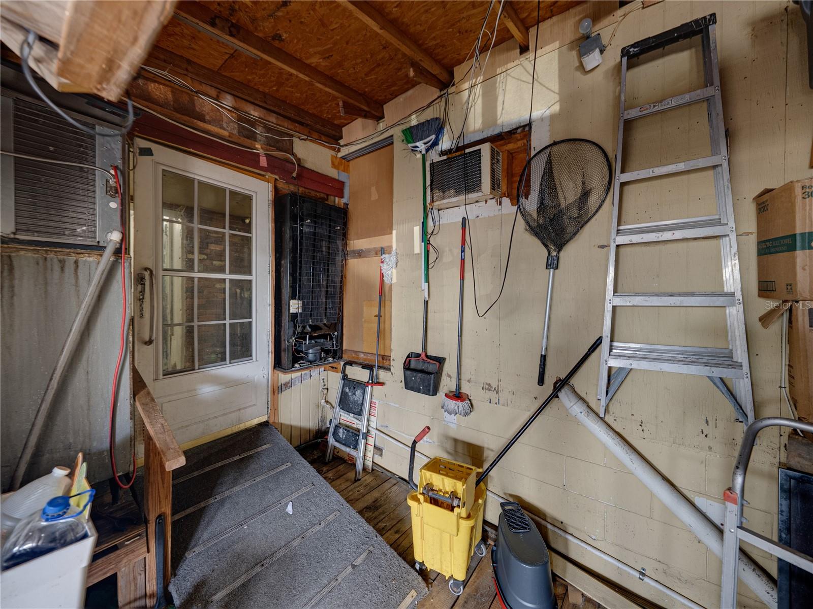 ELOISE WOODS WEST LAKE FLORENCE UNIT - Commercial Sale
