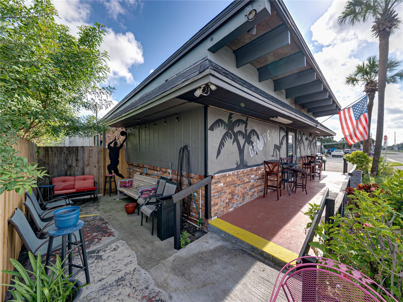 ELOISE WOODS WEST LAKE FLORENCE UNIT - Commercial Sale