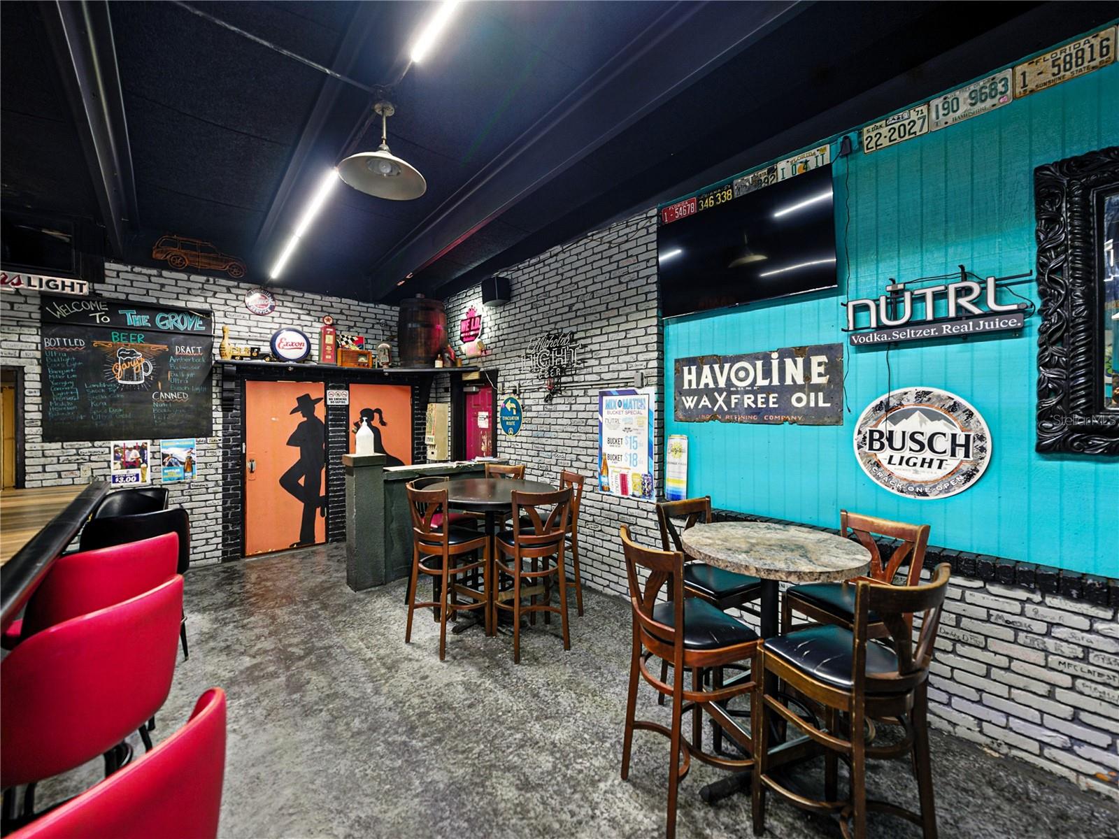 ELOISE WOODS WEST LAKE FLORENCE UNIT - Commercial Sale