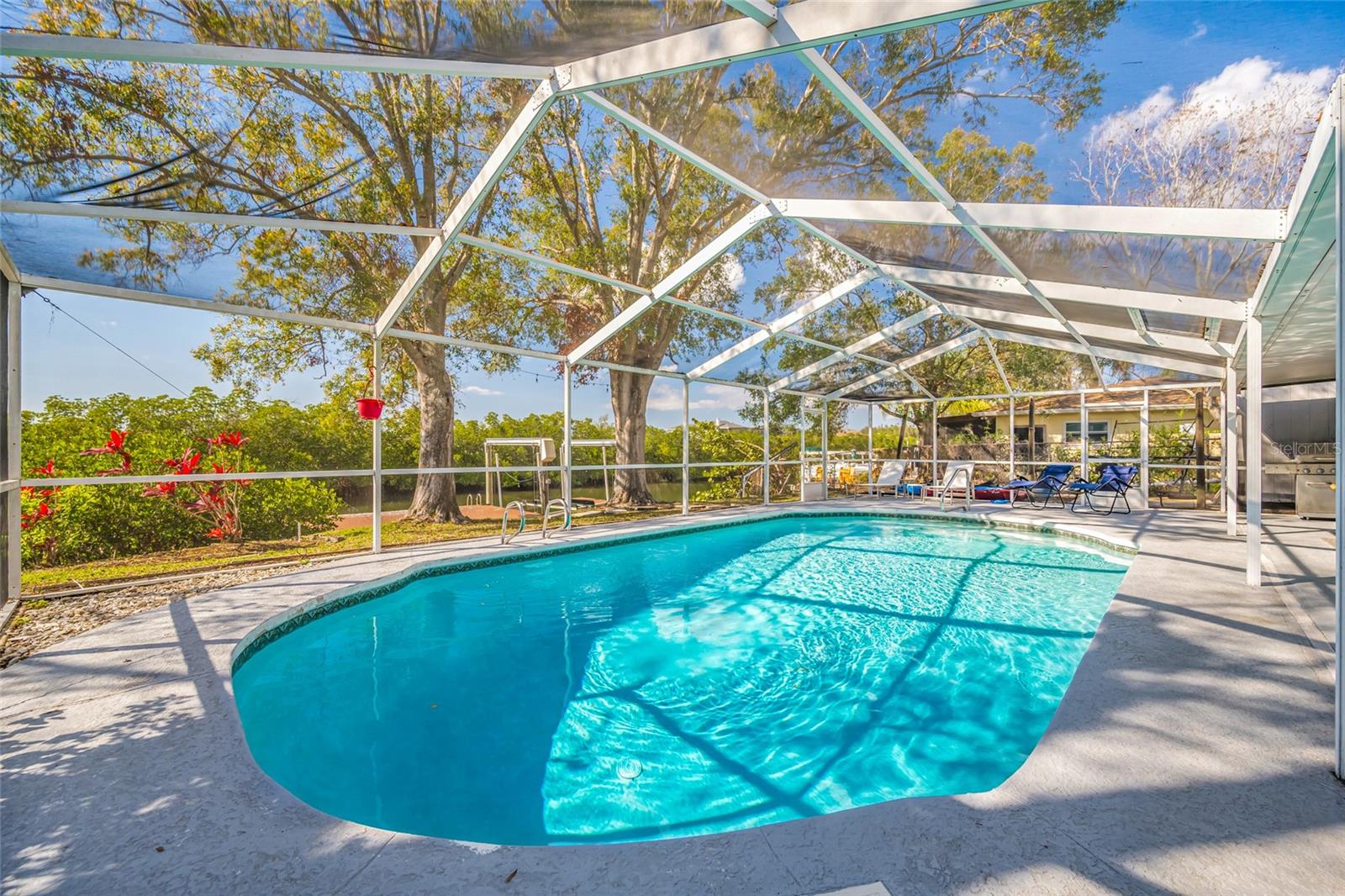 4622 BAY CREST DRIVE