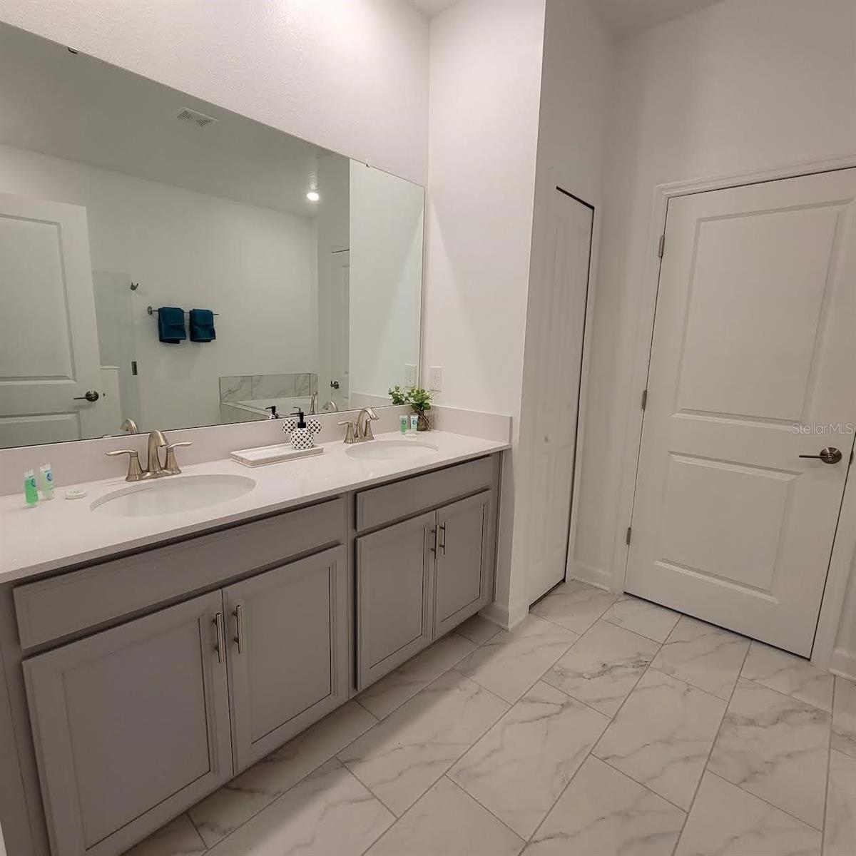 COVE AT STOREY LAKE 4 - Residential