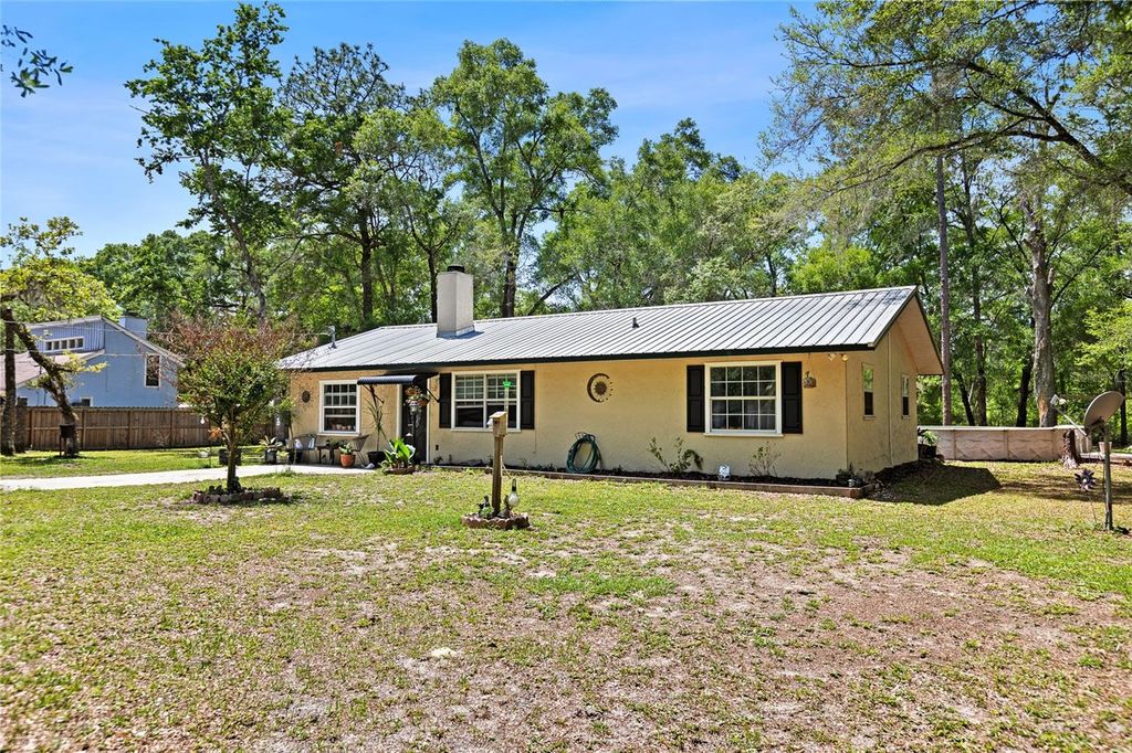 Photo of 5420 E Gwendolyn Path, Inverness, FL 34452 (MLS # TB8498648)