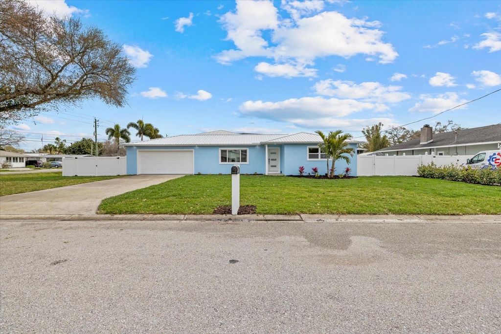 Photo of 912 21st Avenue W, Palmetto, FL 34221 (MLS # A4684078)