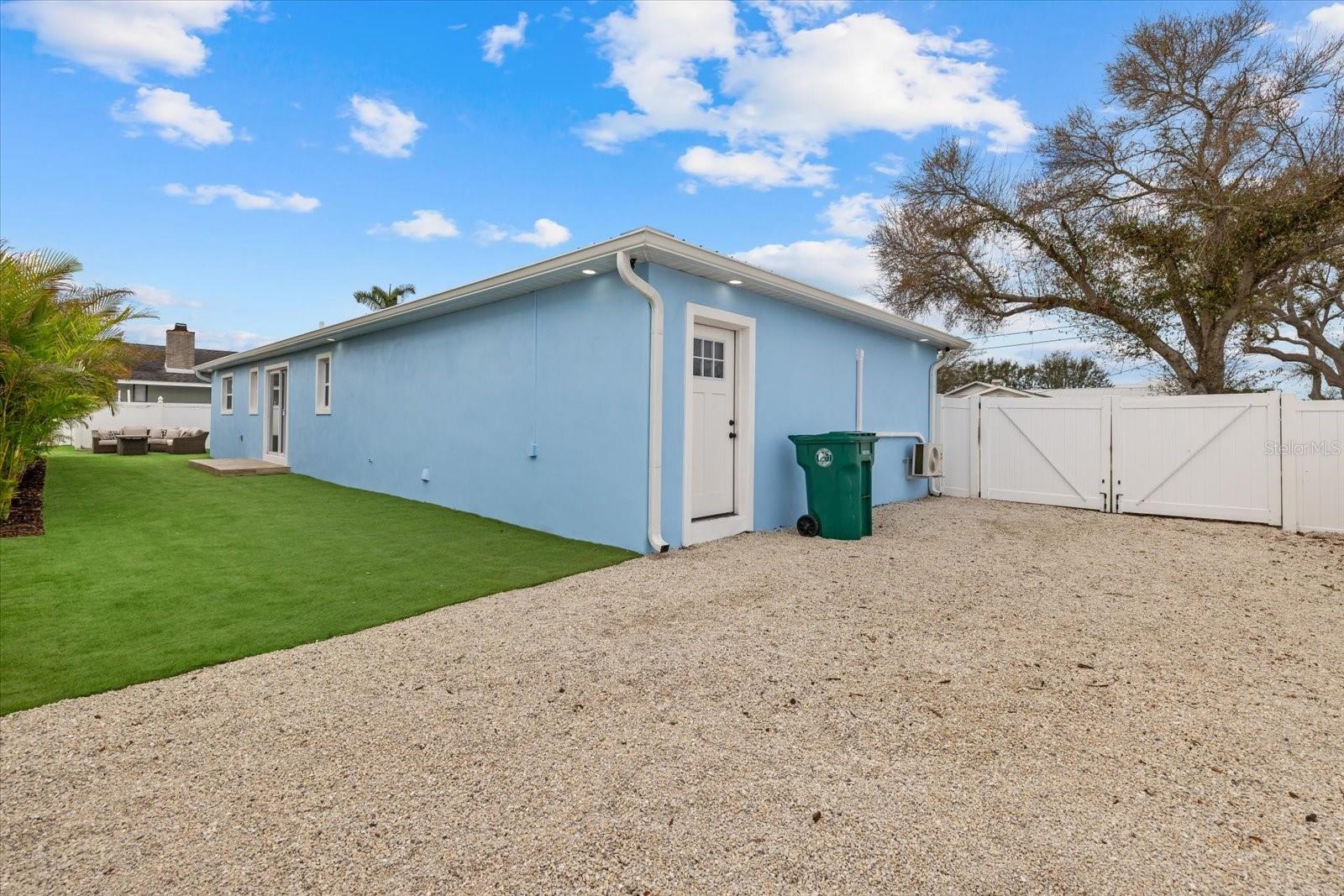 RIVERSIDE PARK REP OF A POR - Residential