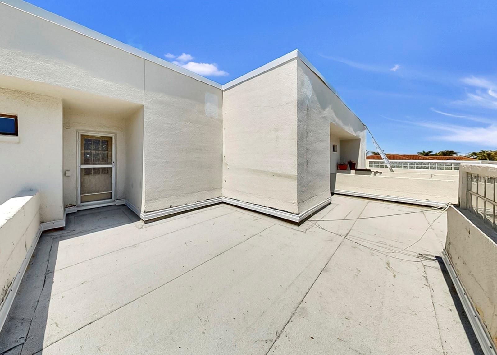 THE TIKI BAY CONDO - Residential Lease