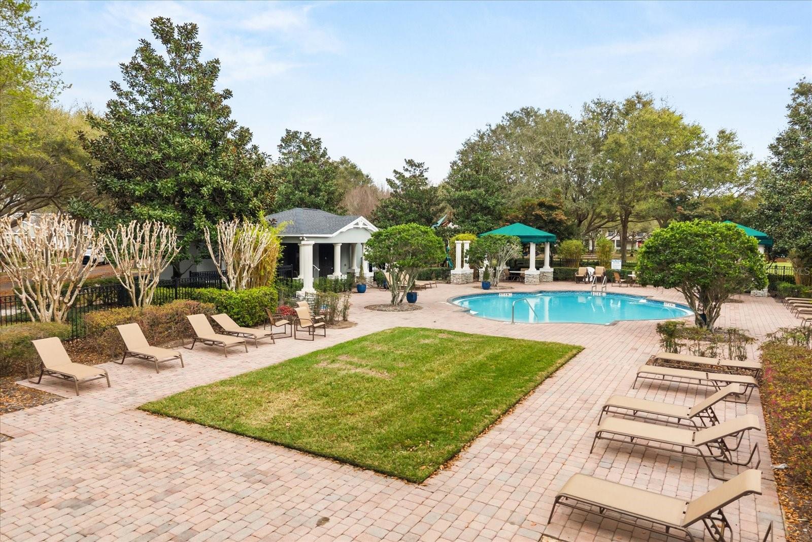 PRESTON SQUARE - Residential