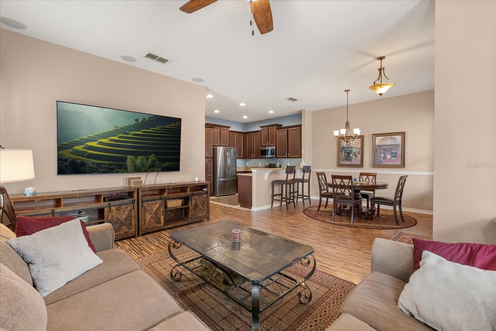 PRESTON SQUARE - Residential