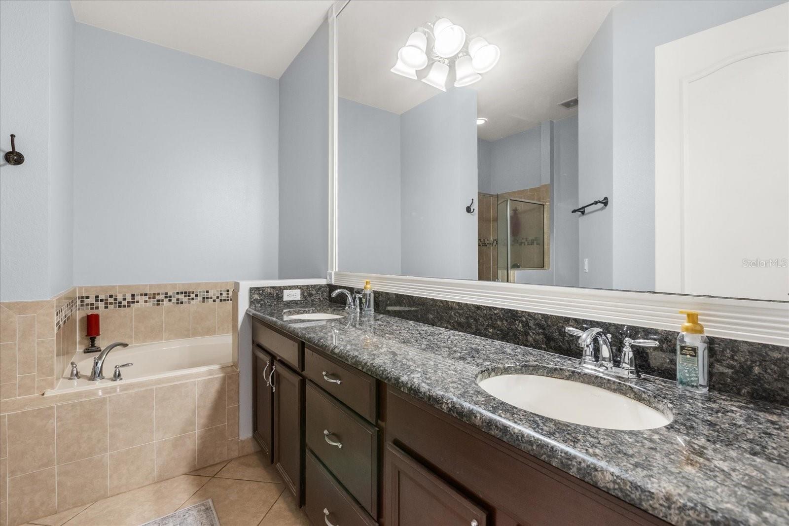 PRESTON SQUARE - Residential