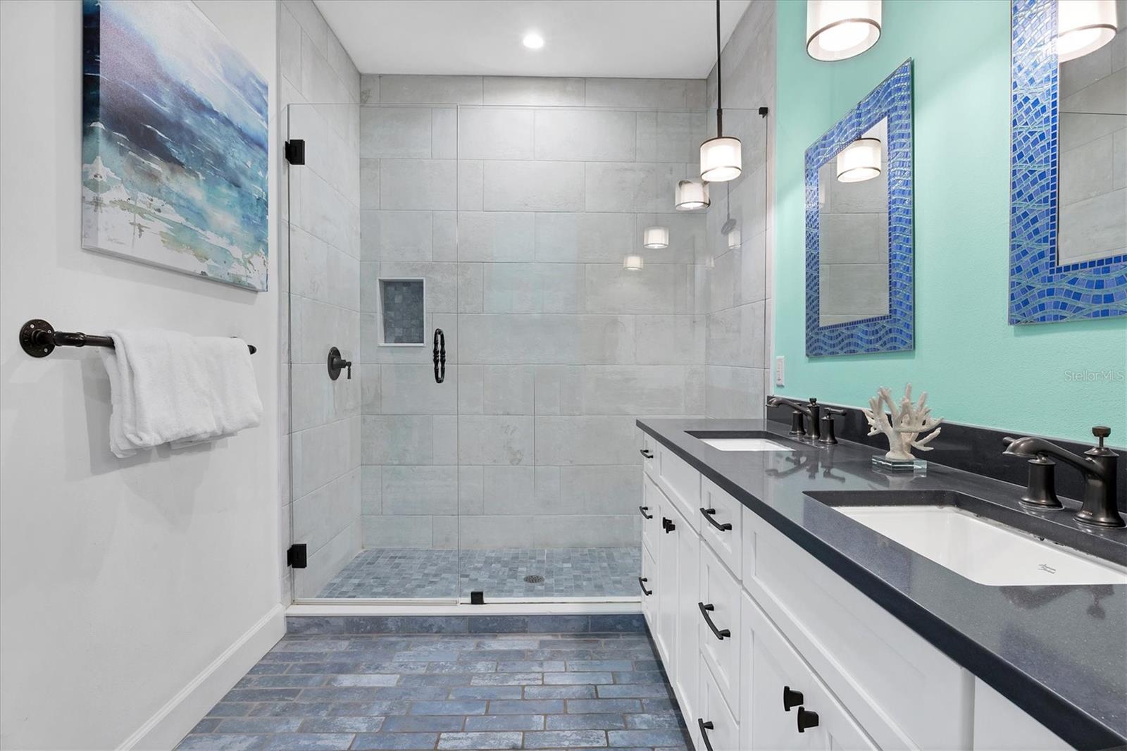 CORTEZ BEACH - Residential