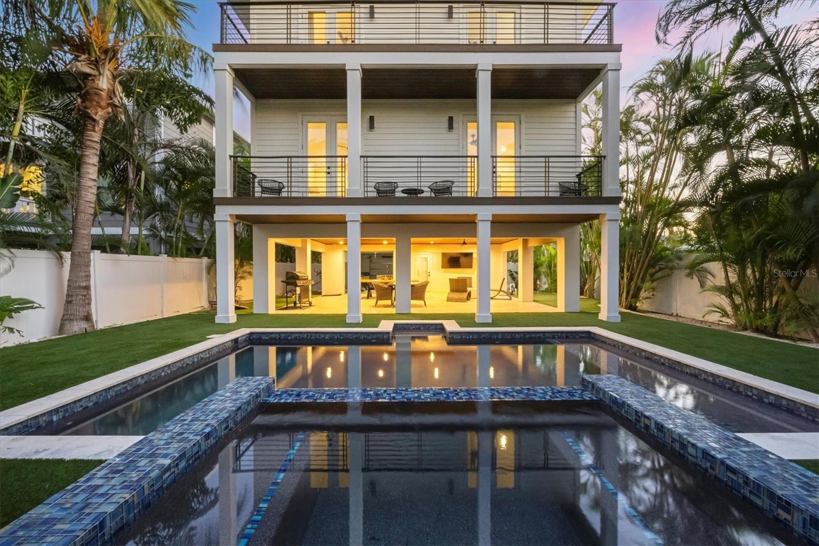 CORTEZ BEACH - Residential