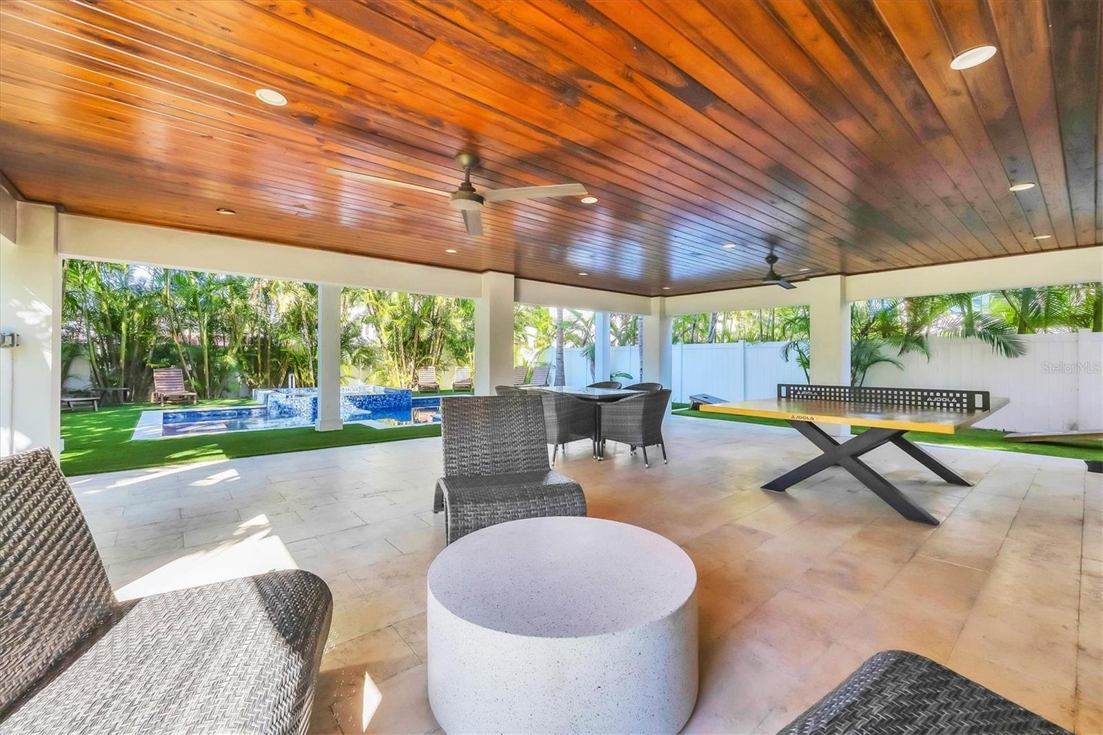 CORTEZ BEACH - Residential