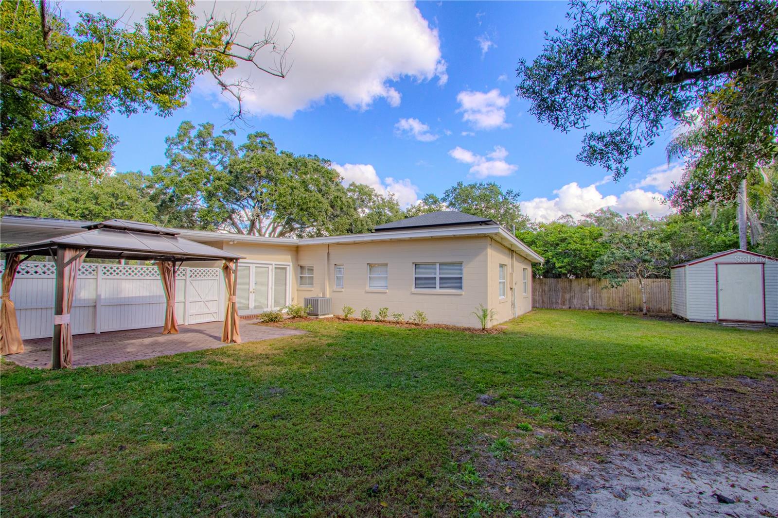 BROOKSHIRE HEIGHTS - Residential Lease