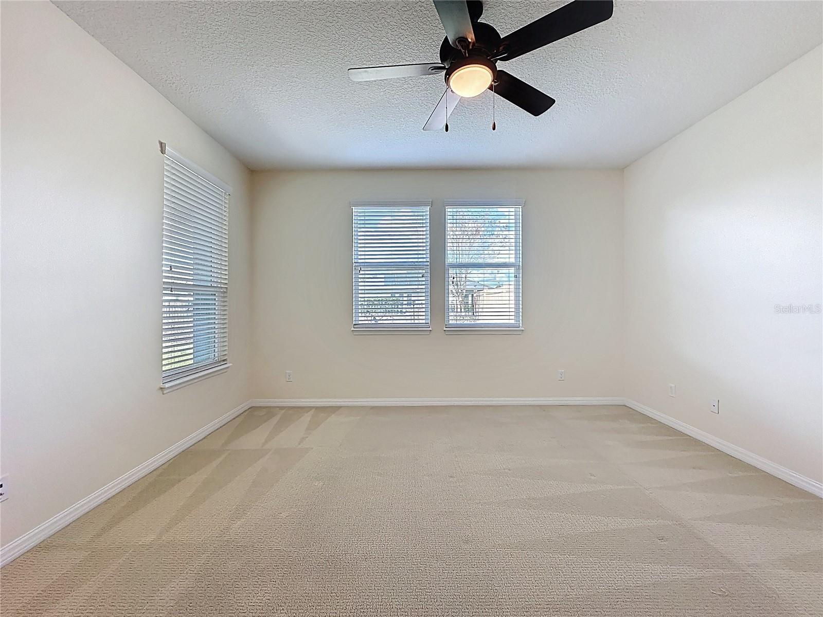 CASCADES OF GROVELAND (TRILOGY) - Residential