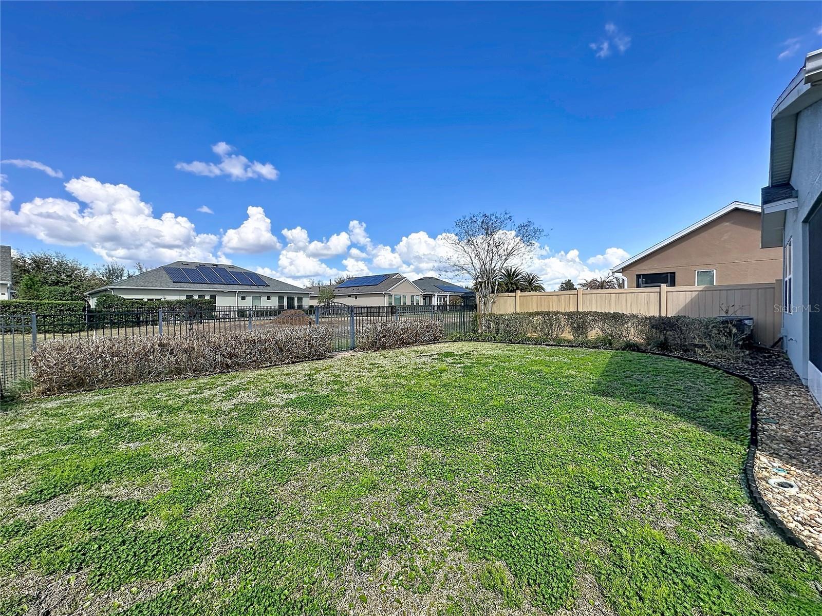 CASCADES OF GROVELAND (TRILOGY) - Residential