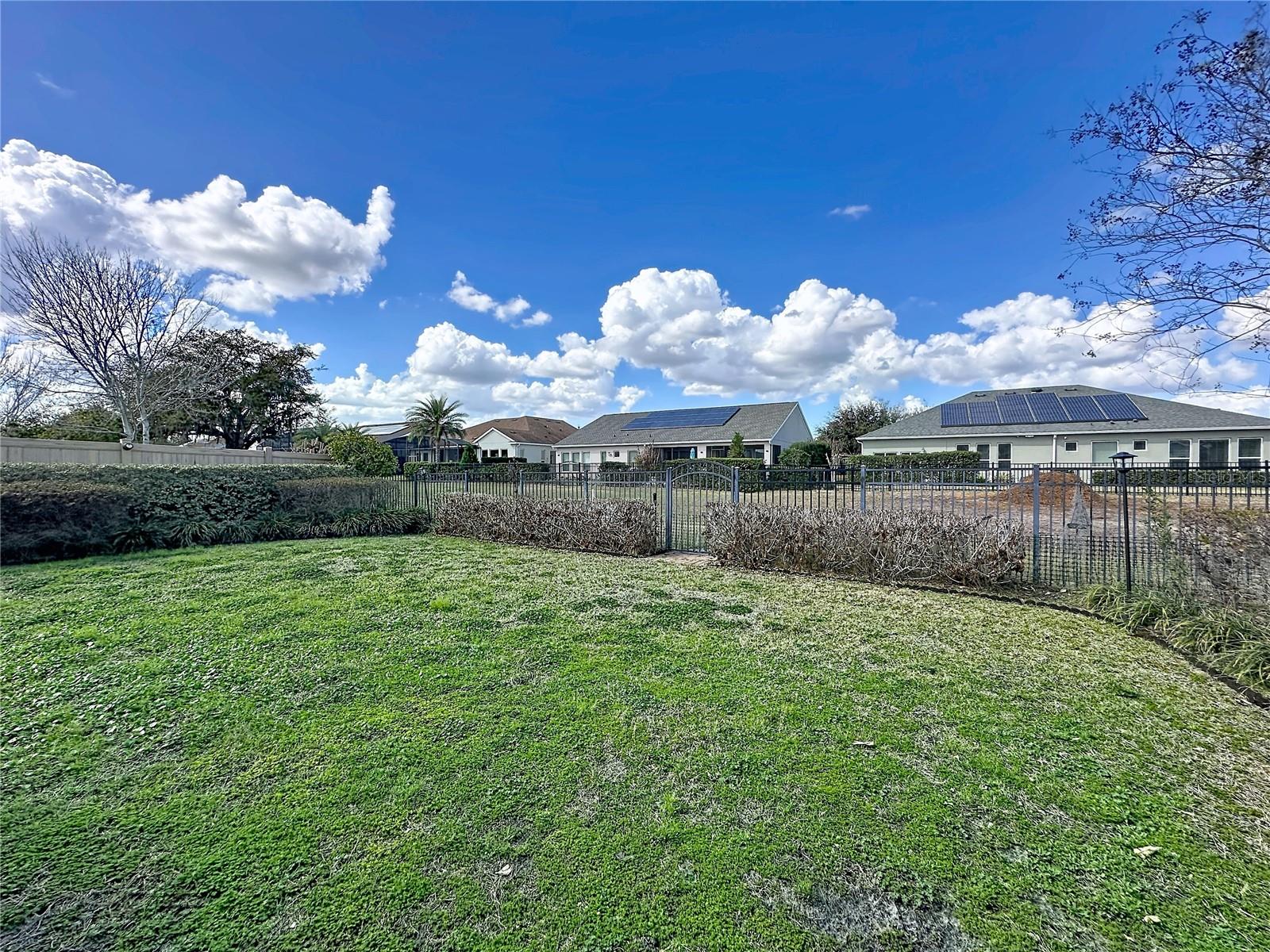 CASCADES OF GROVELAND (TRILOGY) - Residential