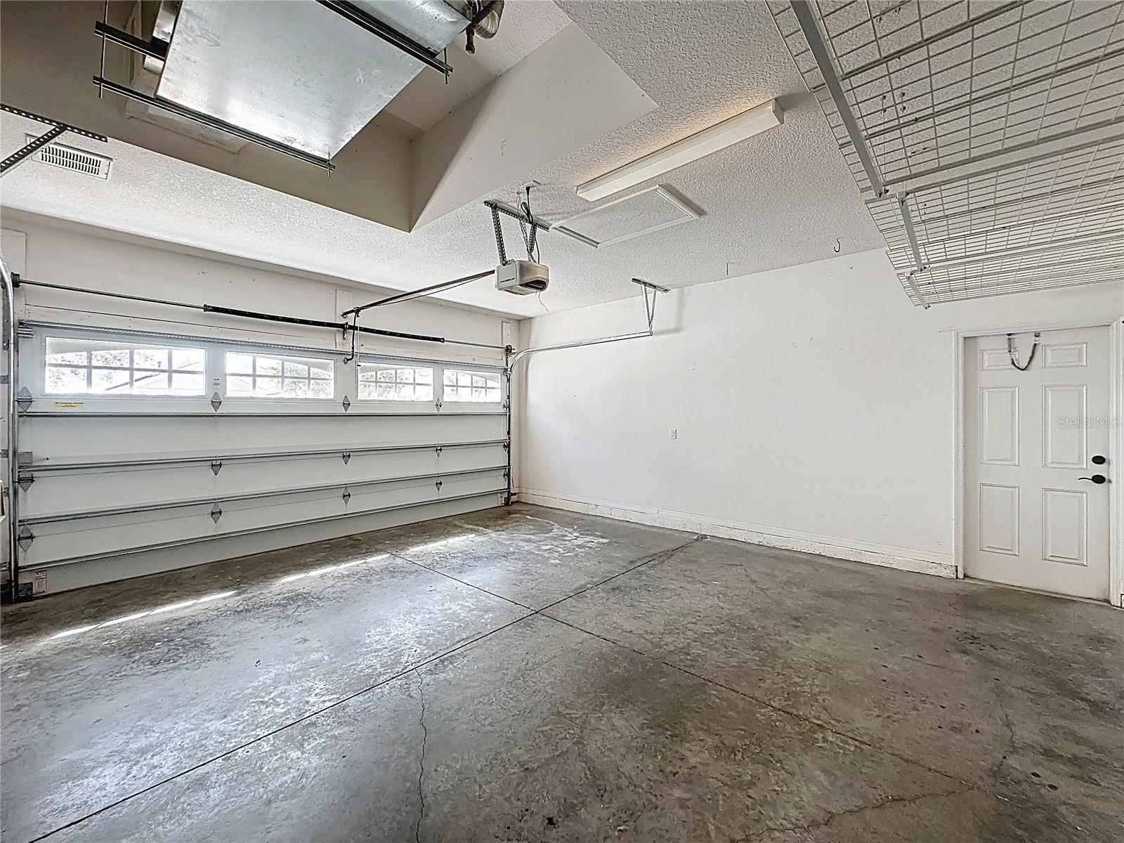 CASCADES OF GROVELAND (TRILOGY) - Residential