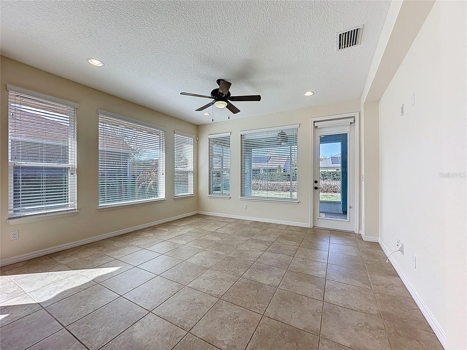 CASCADES OF GROVELAND (TRILOGY) - Residential