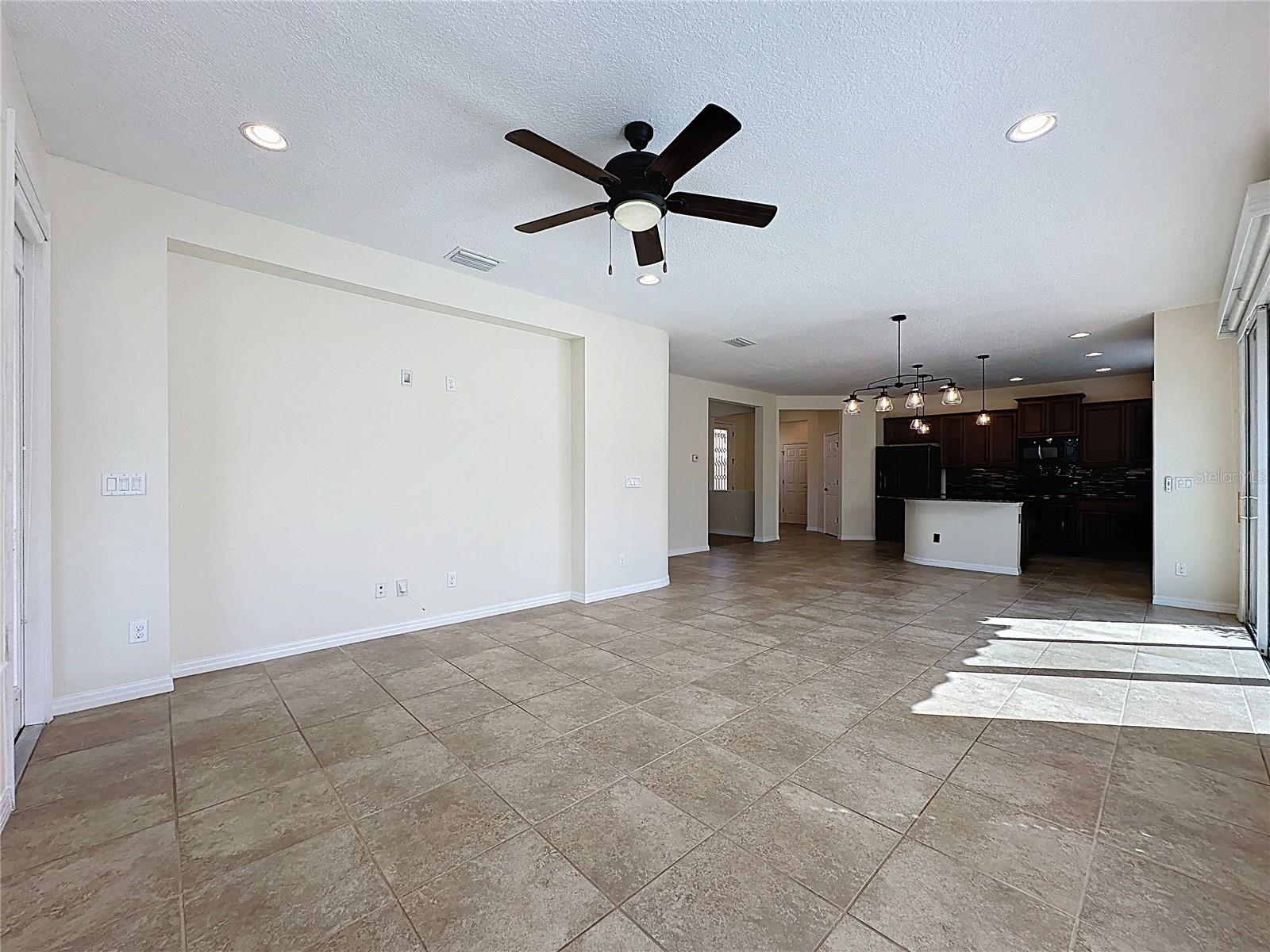 CASCADES OF GROVELAND (TRILOGY) - Residential