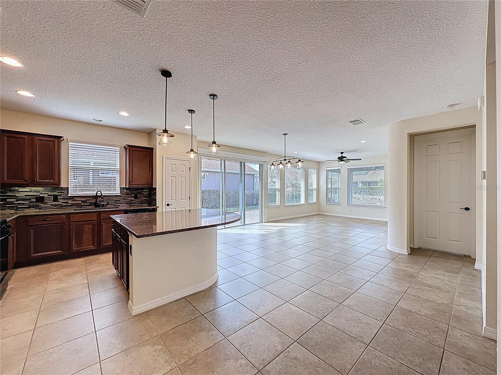 CASCADES OF GROVELAND (TRILOGY) - Residential