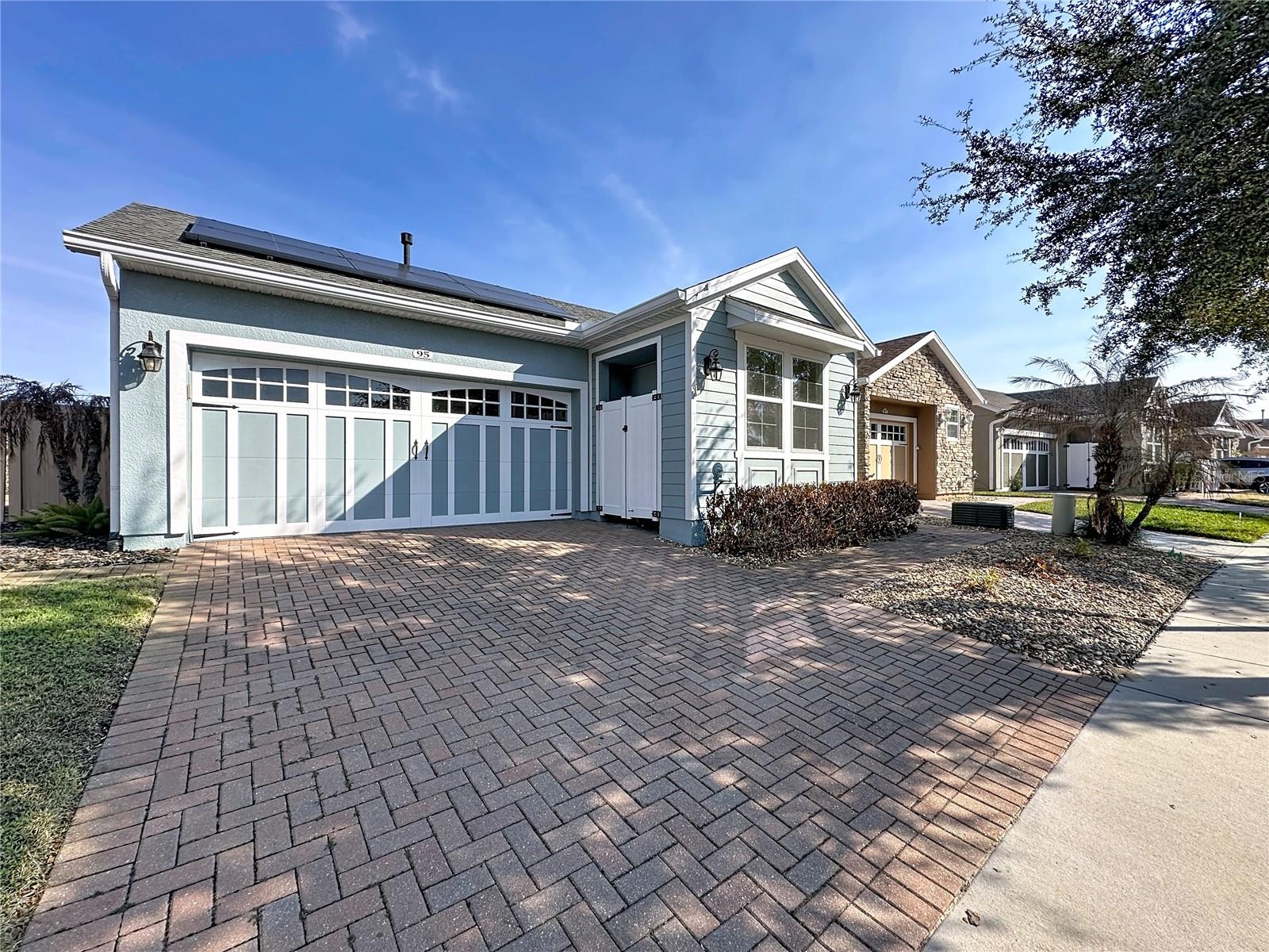 CASCADES OF GROVELAND (TRILOGY) - Residential