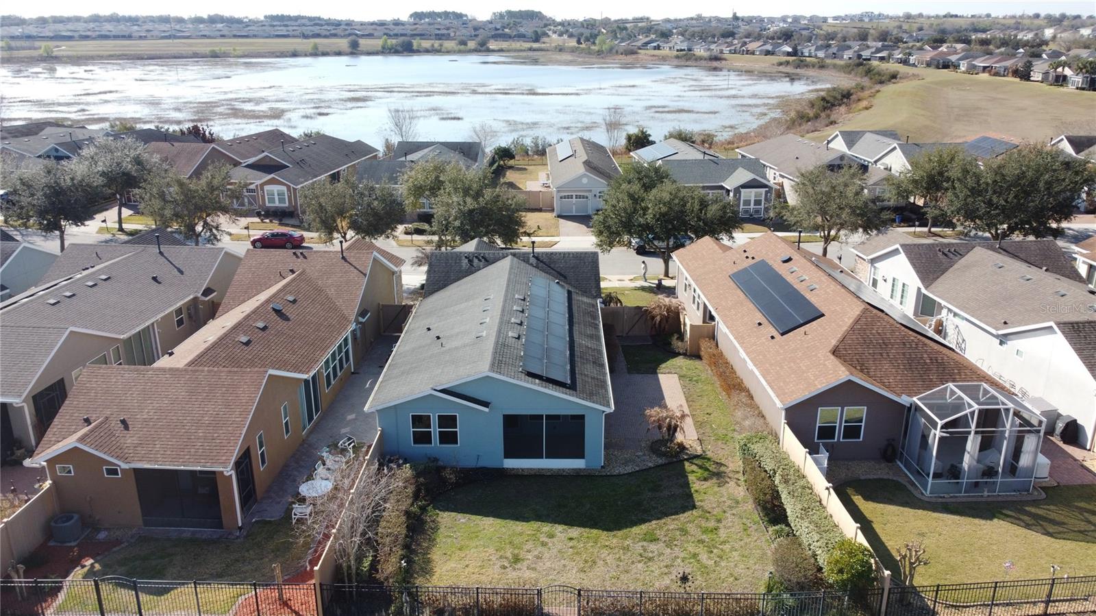 CASCADES OF GROVELAND (TRILOGY) - Residential