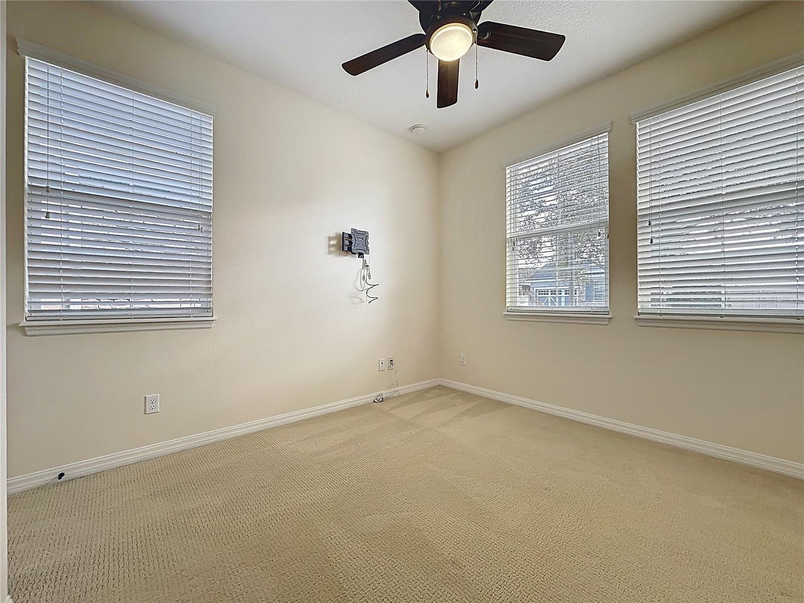 CASCADES OF GROVELAND (TRILOGY) - Residential