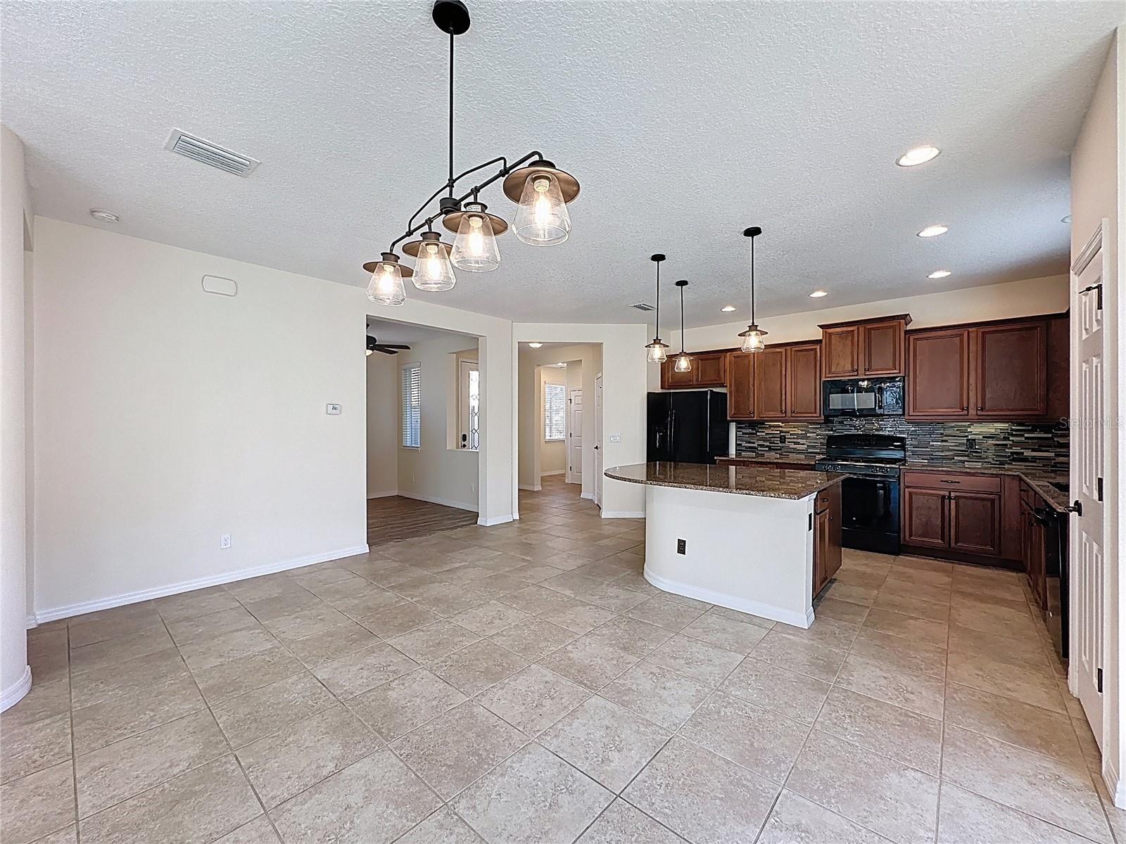 CASCADES OF GROVELAND (TRILOGY) - Residential