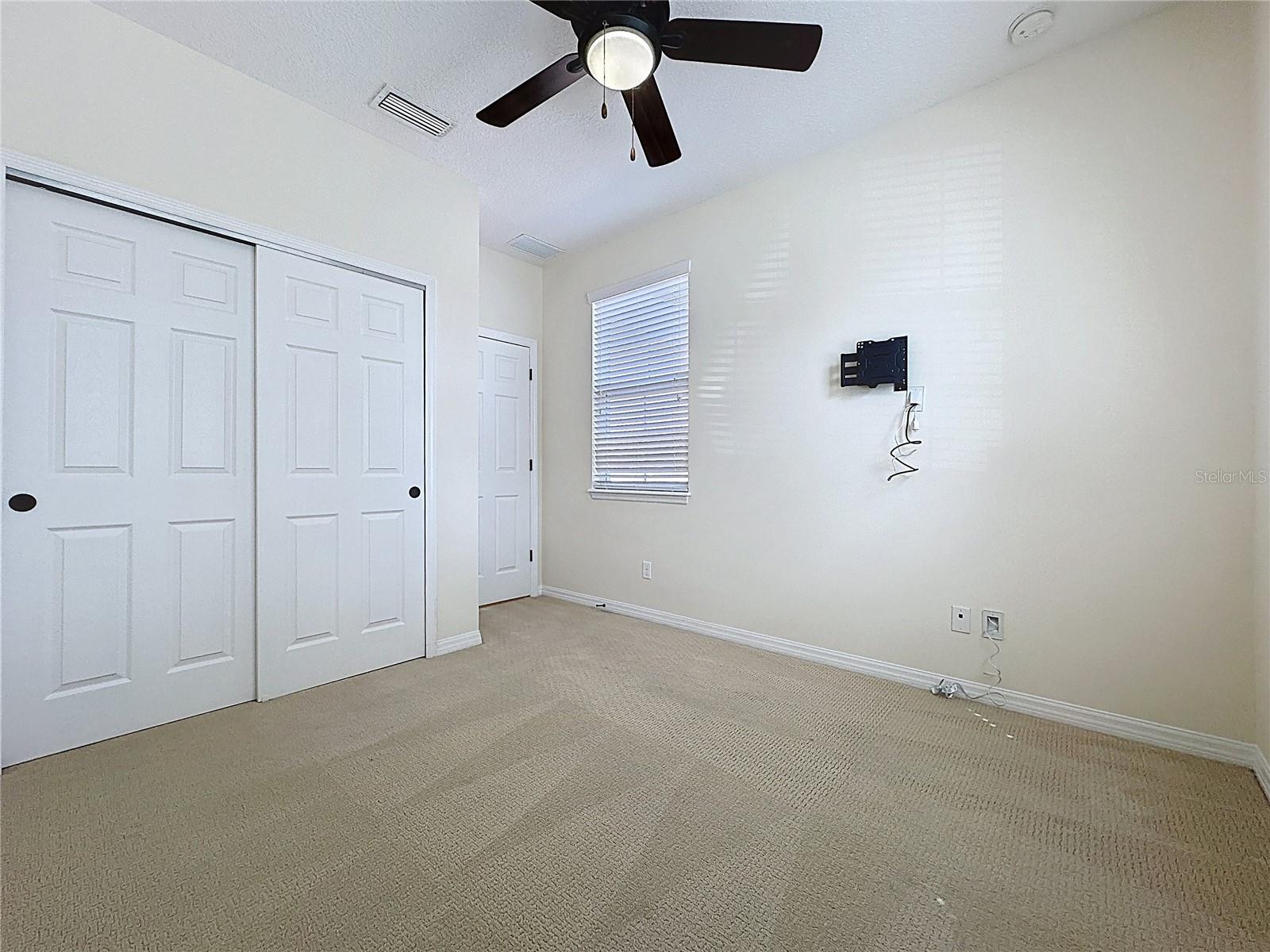 CASCADES OF GROVELAND (TRILOGY) - Residential