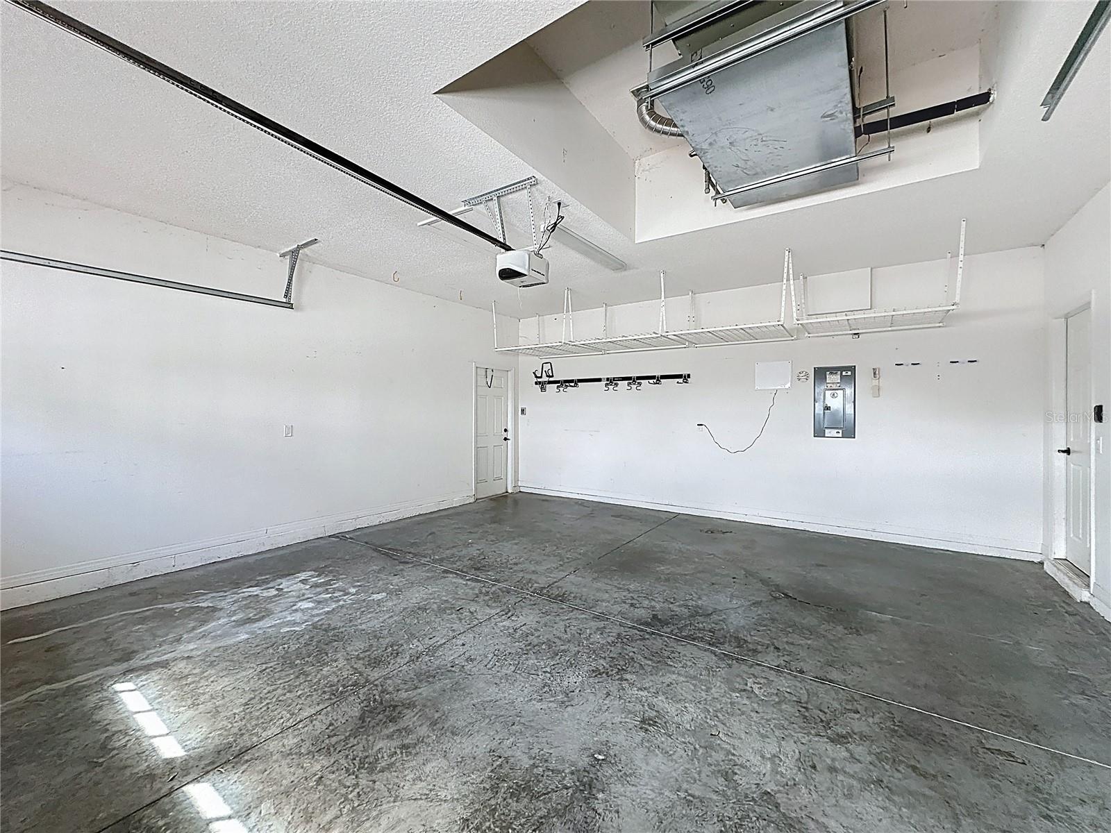 CASCADES OF GROVELAND (TRILOGY) - Residential