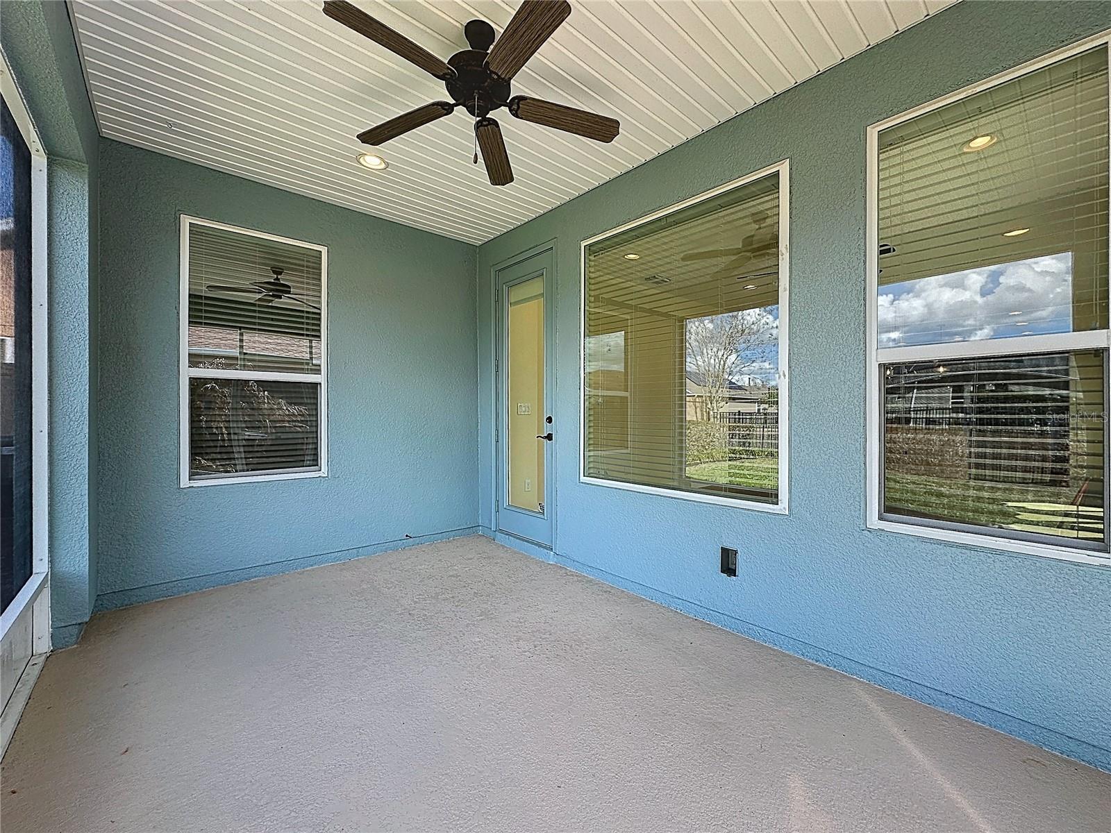 CASCADES OF GROVELAND (TRILOGY) - Residential