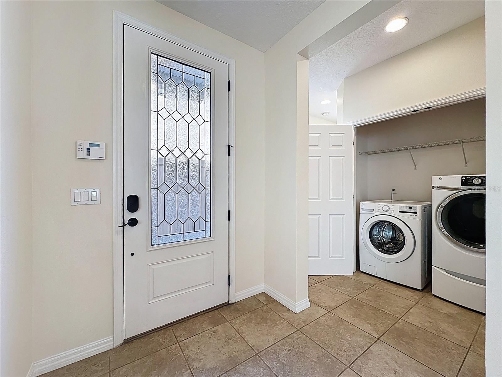 CASCADES OF GROVELAND (TRILOGY) - Residential