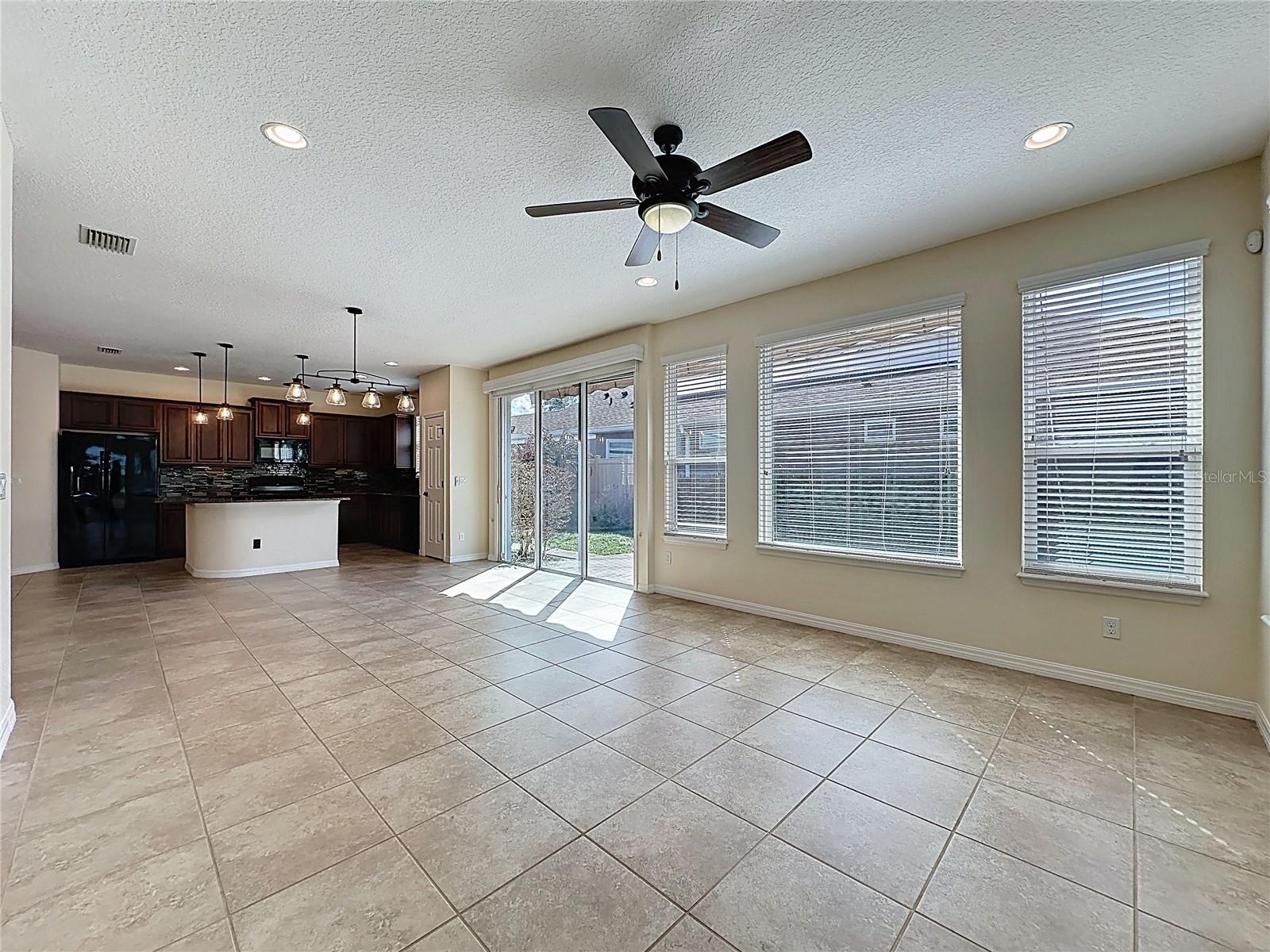 CASCADES OF GROVELAND (TRILOGY) - Residential