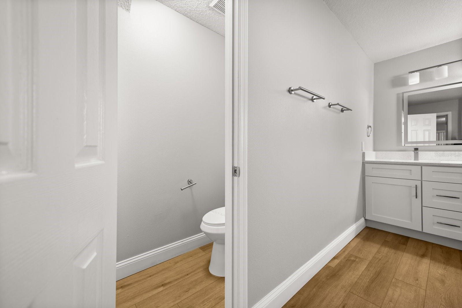 WHISPERING OAKS - Residential