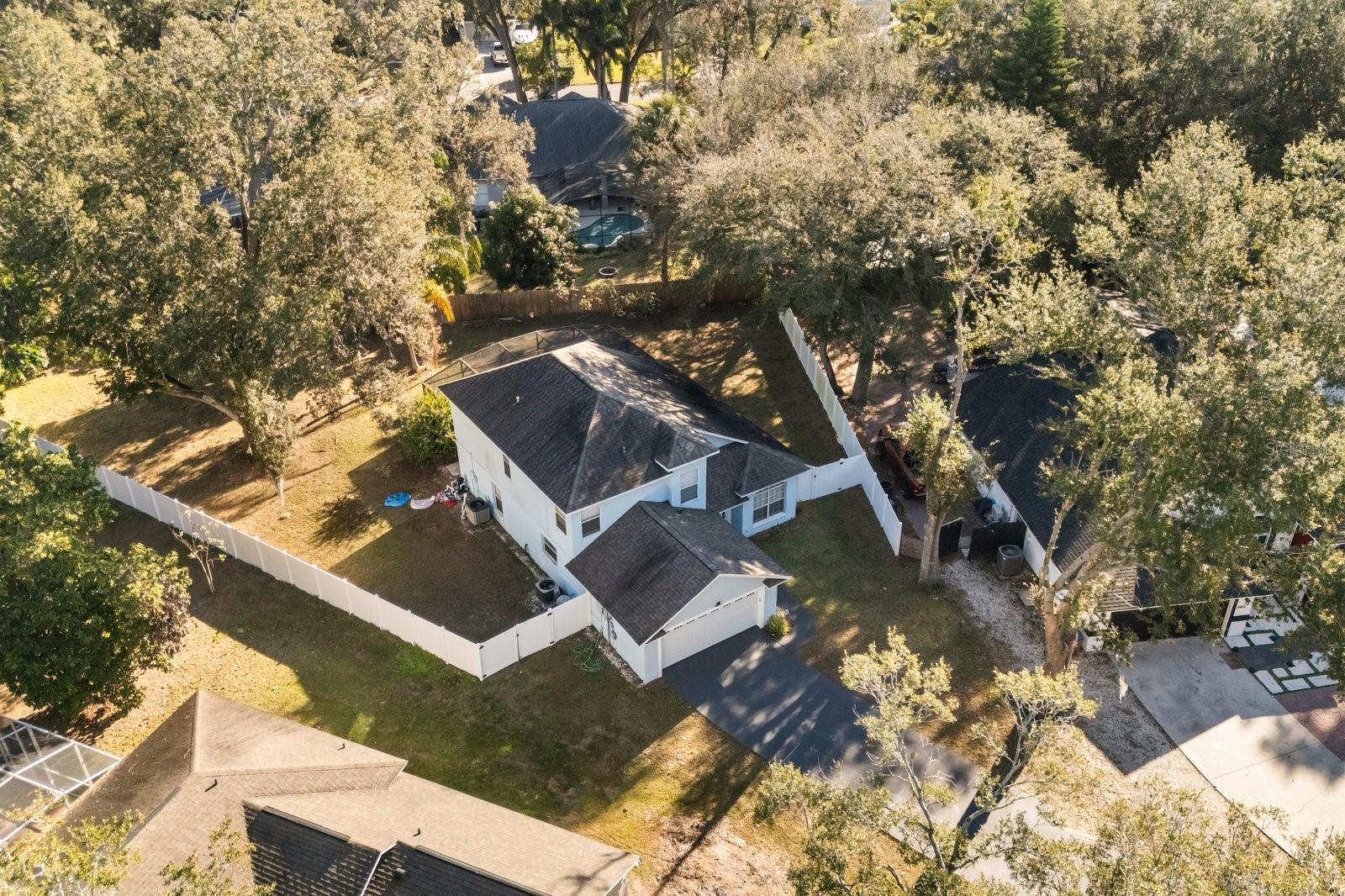 WHISPERING OAKS - Residential