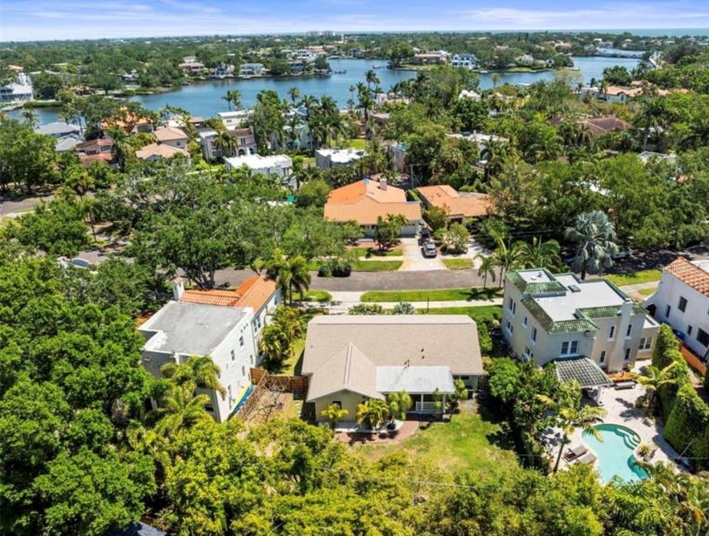 Photo of 2400 Andalusia Way NE, St Petersburg, FL 33704 (MLS # TB8483281)