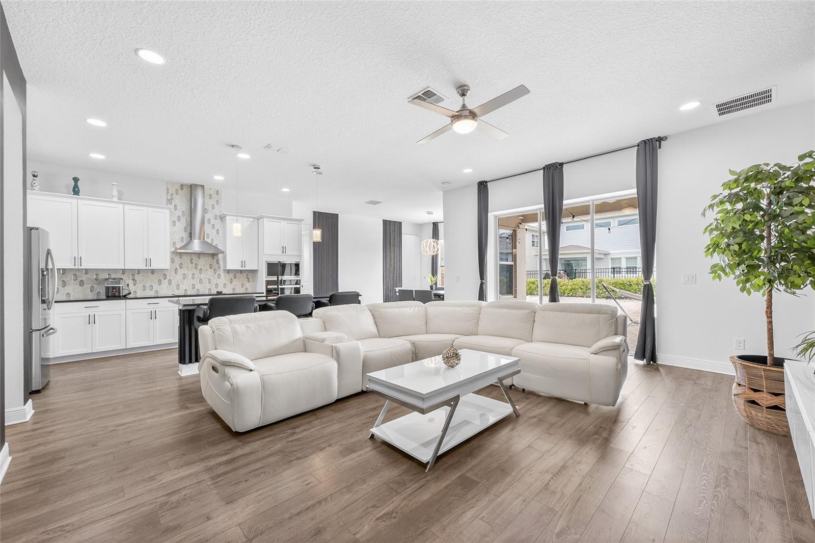 POITRAS EAST N-7 - Residential