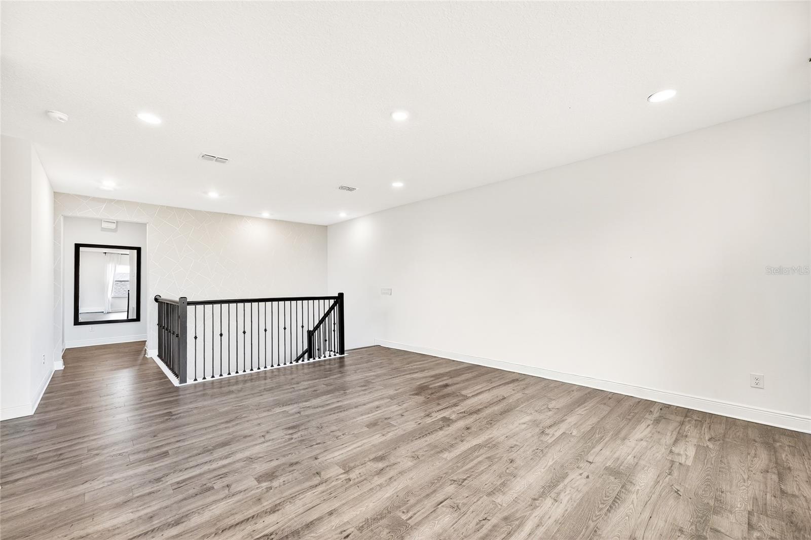 POITRAS EAST N-7 - Residential