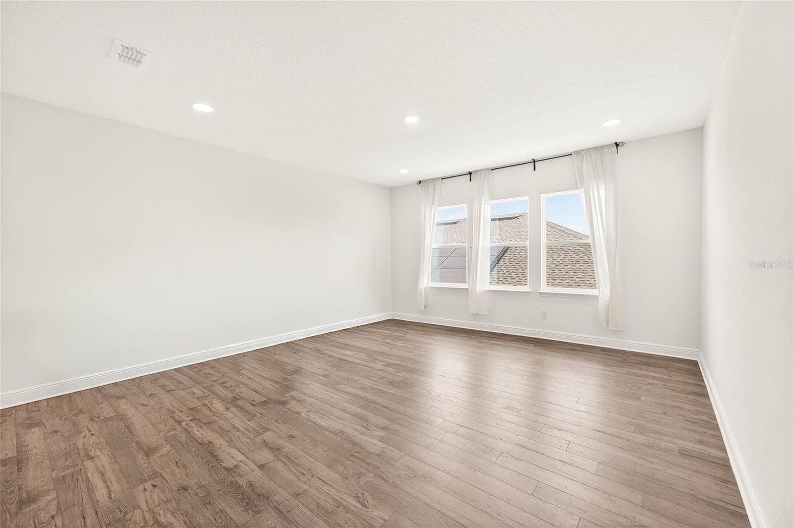 POITRAS EAST N-7 - Residential