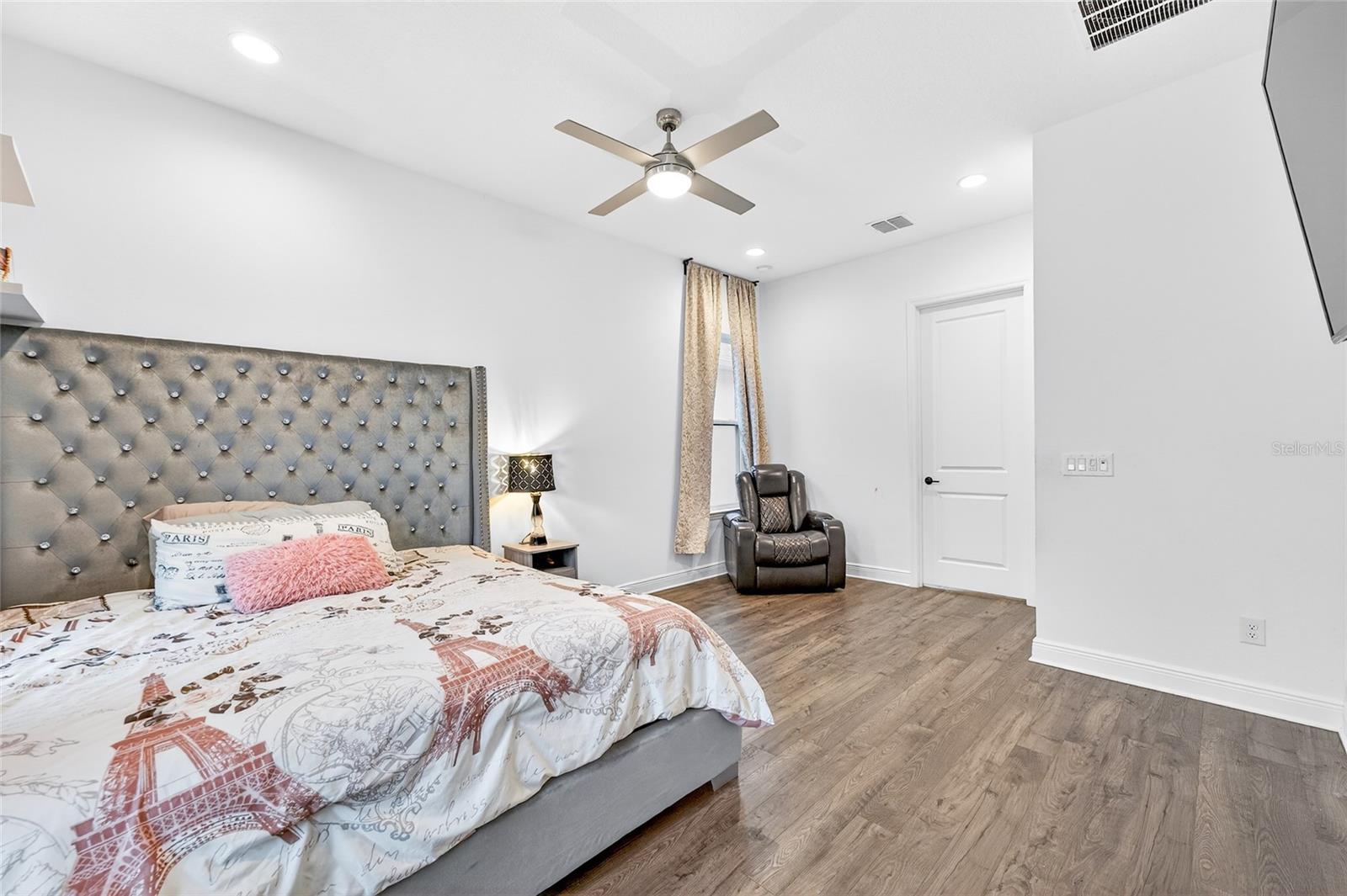 POITRAS EAST N-7 - Residential