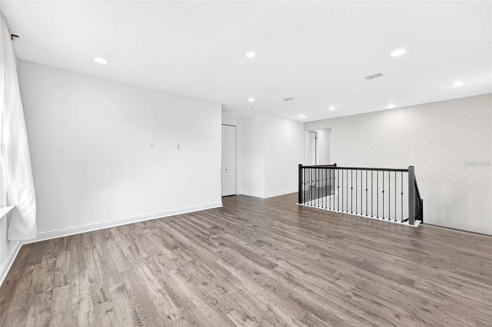 POITRAS EAST N-7 - Residential